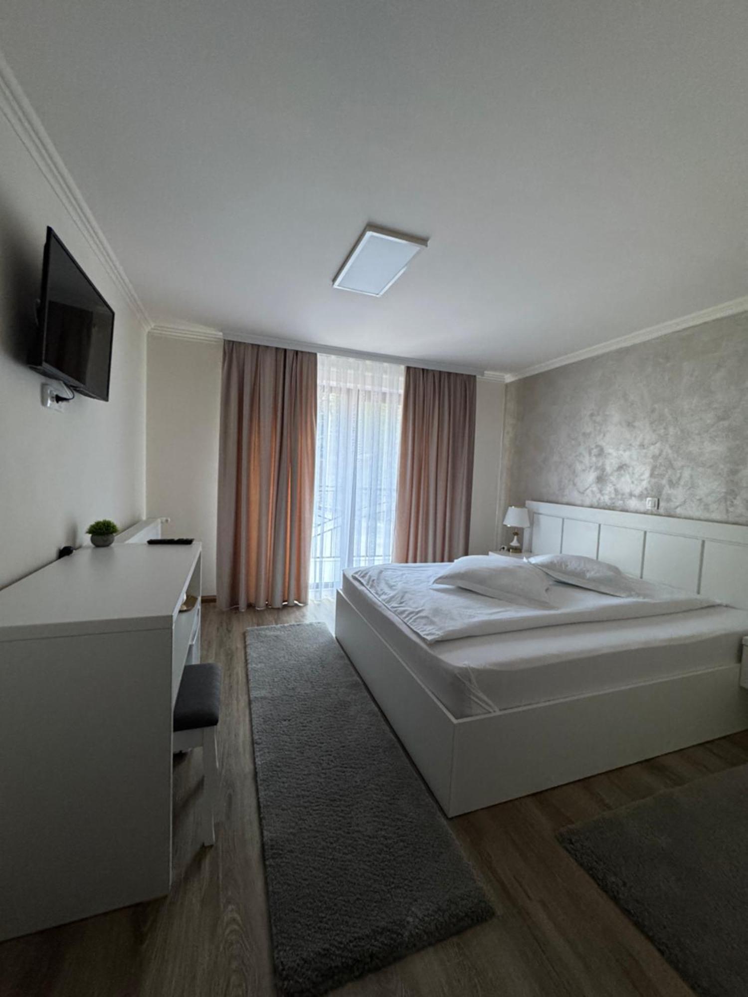 Conacul Pestera Ursilor Chiscau Экстерьер фото